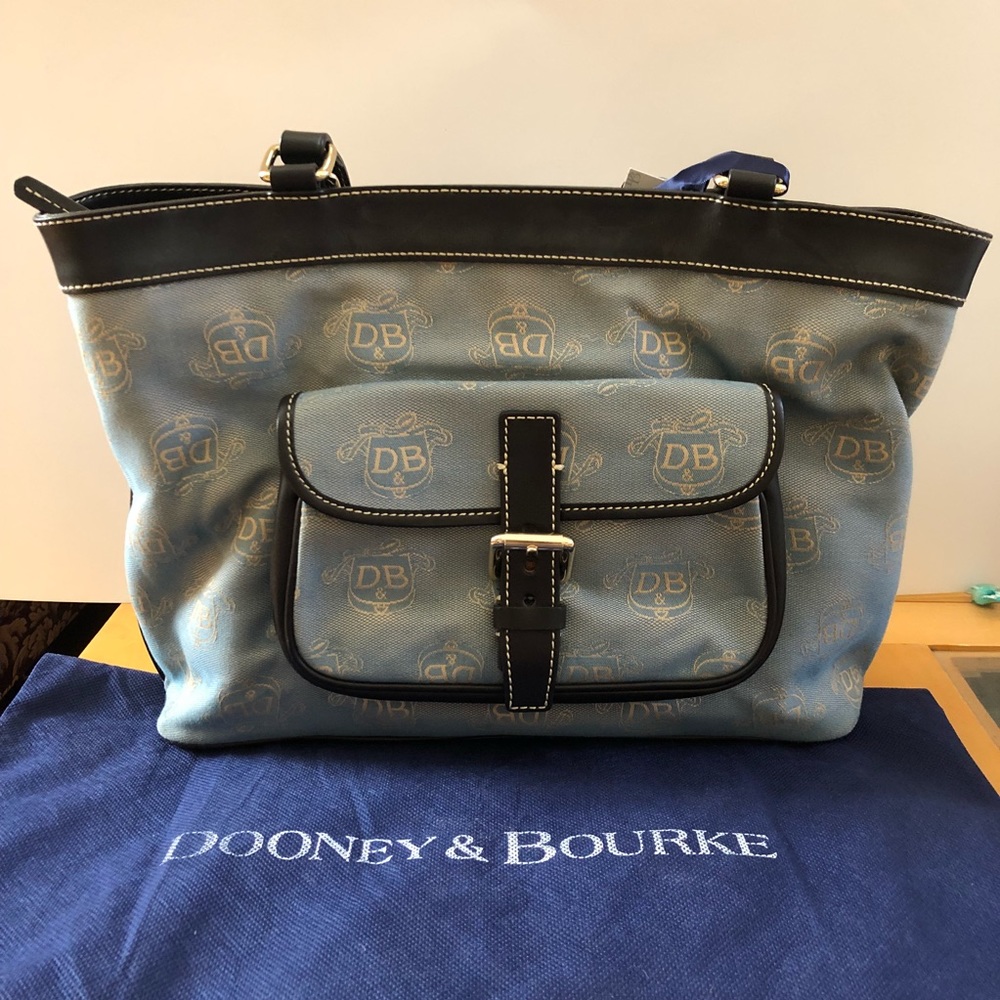 Dooney & Bourke Handbag